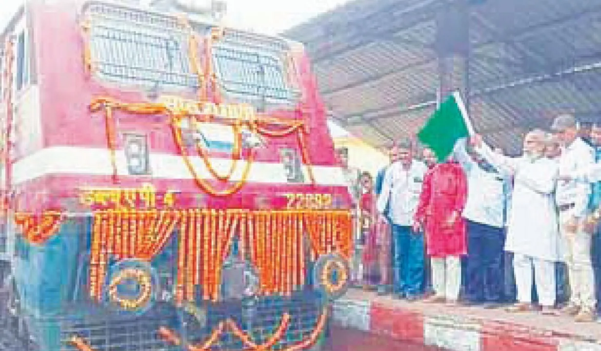  ଚାଲିଲା ଫାଷ୍ଟ ପାସେଞ୍ଜର