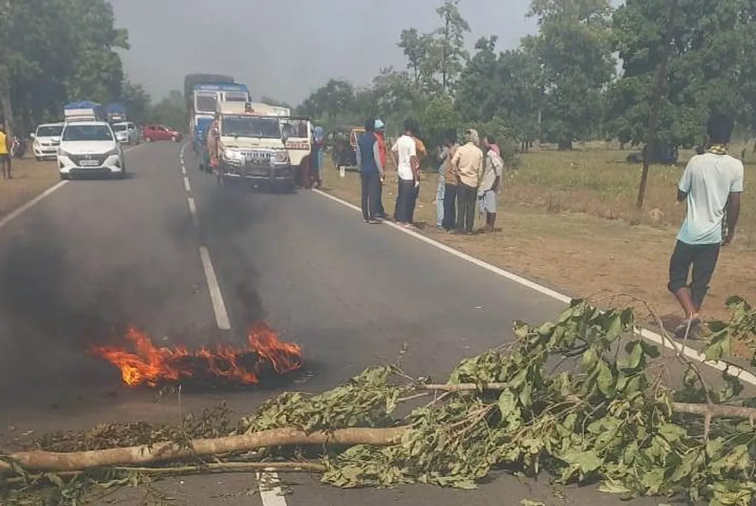  ଦୁର୍ଘଟଣାରେ ଜଣେ ମୃତ; ରାସ୍ତା ଅବରୋଧ କଲେ ସ୍ଥାନୀୟ ଲୋକେ