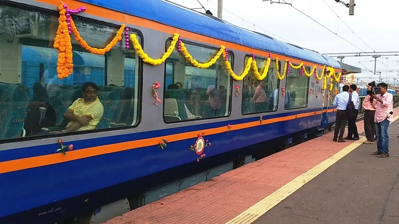  କୋରାପୁଟ-ବିଶାଖାପାଟଣା ପାସେଞ୍ଜରରେ ଲାଗିବ ଭିସଟାଡୋମ୍ କୋଚ୍, କେଆର୍ ରୁଟରେ ପ୍ରାକୃତିକ ସୌନ୍ଦର୍ଯ୍ୟର ଉପଭୋଗ କରିବେ ରେଳଯାତ୍ରୀ  