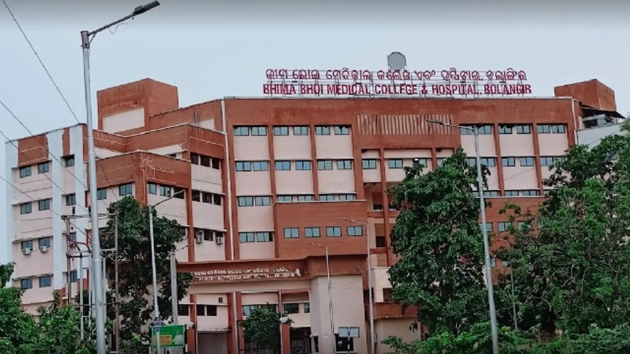 ଭୀମଭୋଇ ମେଡିକାଲ୍ କଲେଜ୍ ଛାତ୍ର ମୃତ୍ୟୁ ଘଟଣା: ମୁଖ୍ୟ ଶାସନ ସଚିବ ଓ ସମ୍ବଲପୁର ବିଶ୍ୱବିଦ୍ୟାଳୟ କୁଳପତିଙ୍କୁ ରିପୋର୍ଟ ତଲବ