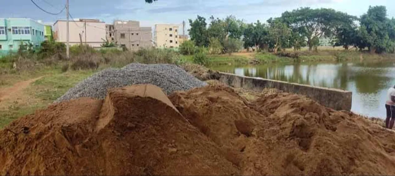  ବ୍ୟାସନଗର ତହସିଲରେ ଜମି କେଳେଙ୍କାରୀ: ସରକାରୀ ଜମି ବିକ୍ରି, ରାଜସ୍ବ ବିଭାଗ ନିରବ