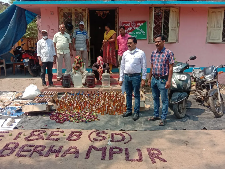  ୧୩୪ ଲିଟର ନକଲି ବିଦେଶୀ ମଦ ଜବତ, ୨ ଅଭିଯୁକ୍ତ ଗିରଫ