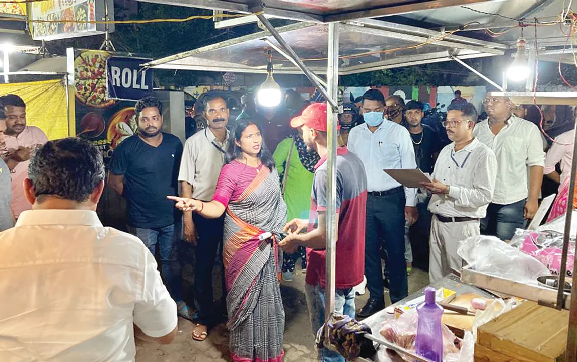  ଖାଓଗଳିରେ ମେୟରଙ୍କ ଚଢ଼ଉ: ଭଡ଼ାରେ ଲାଗିଛି ଲାଇସେନ୍ସ