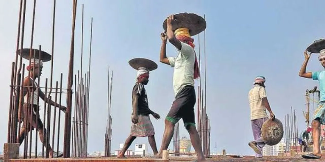  ସହାୟତା ଅର୍ଥ ଲୁଟୁଛନ୍ତି ଶ୍ରମିକ ସଙ୍ଗଠନ! ସହାୟତା ରାଶିର ନେଉଛନ୍ତି ୧୦ରୁ ୧୫% କମିସନ