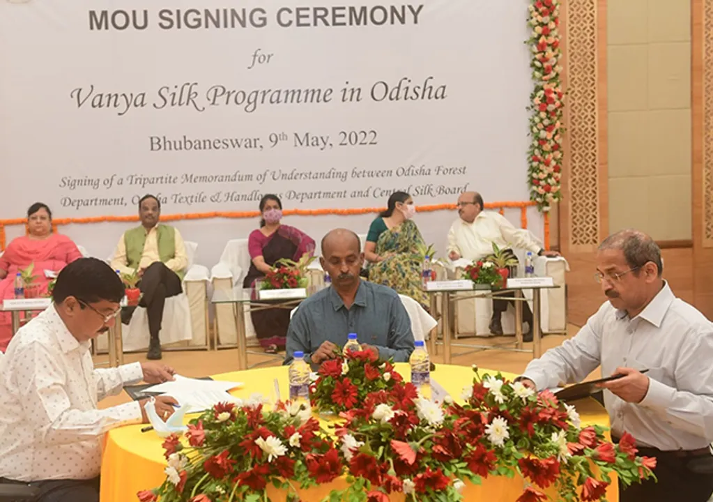  ବନ୍ୟ ରେଶମ ପ୍ରକଳ୍ପ ତ୍ରିପାକ୍ଷିକ ବୁଝାମଣାପତ୍ର ସ୍ୱାକ୍ଷରିତ