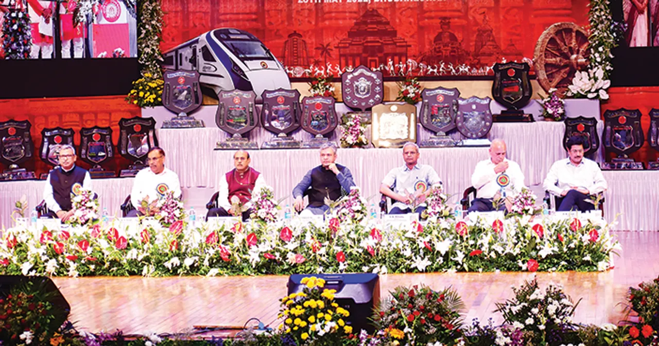  ବିଶ୍ବସ୍ତରର ଉପରକୁ ଯିବାକୁ ହେଲେ ସାମୂହିକ ଉଦ୍ୟମ ଲୋଡ଼ା: ଅଶ୍ବିନୀ