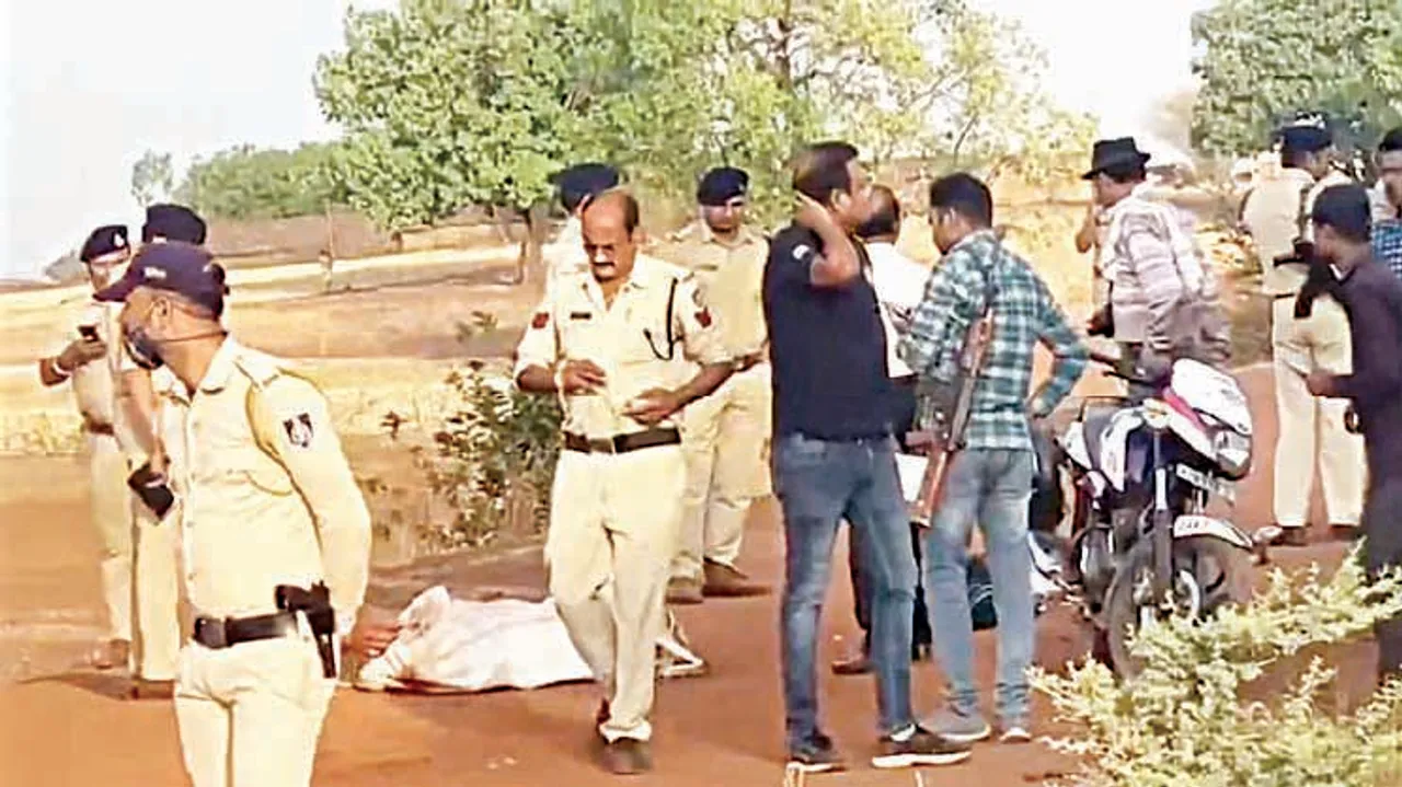  ଶିକାରୀଙ୍କ ଗୁଳିରେ ୩ ପୁଲିସ ନିହତ; ଜଣେ ଶିକାରୀ ମୃତ, ୪ ଗିରଫ