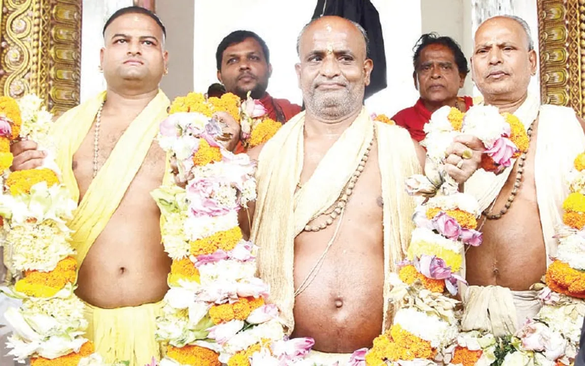  ତିନି ରଥର ଚକଡେରା ଅନୁକୂଳ, ଲାଗି ହେଲା ଶ୍ରୀଜିଉଙ୍କ ଆଜ୍ଞାମାଳ