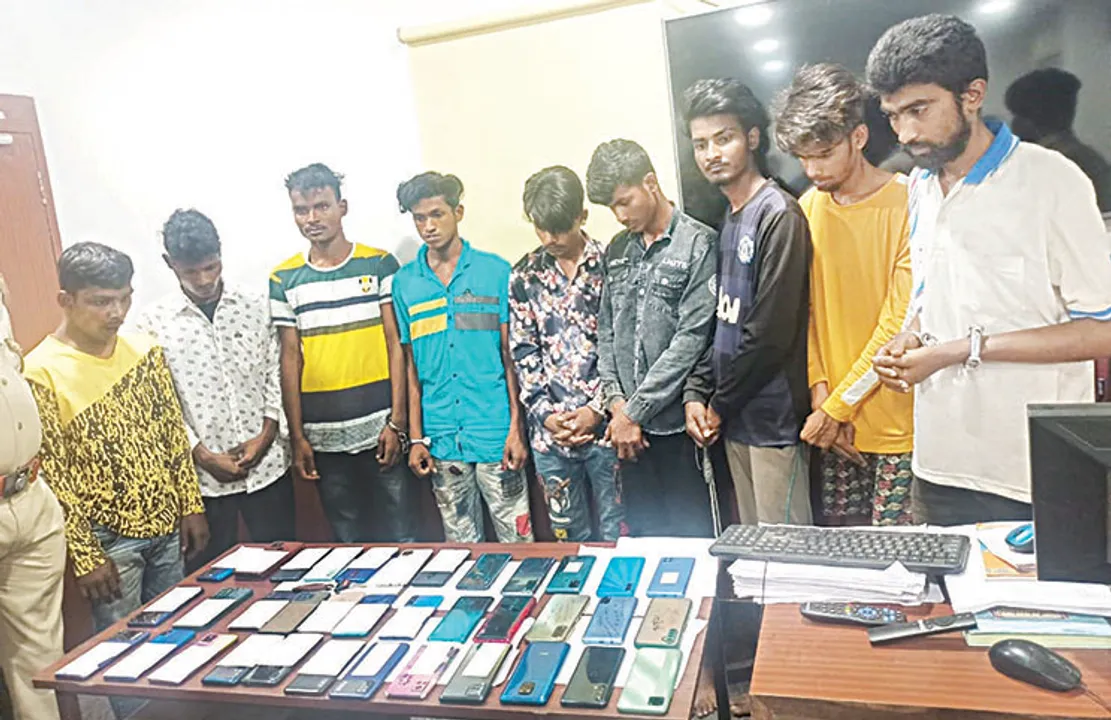  ୧୦ ଲୁଟେରା ଗିରଫ, ୩୯ମୋବାଇଲ୍‌ ଓ ସ୍କୁଟି ଜବତ