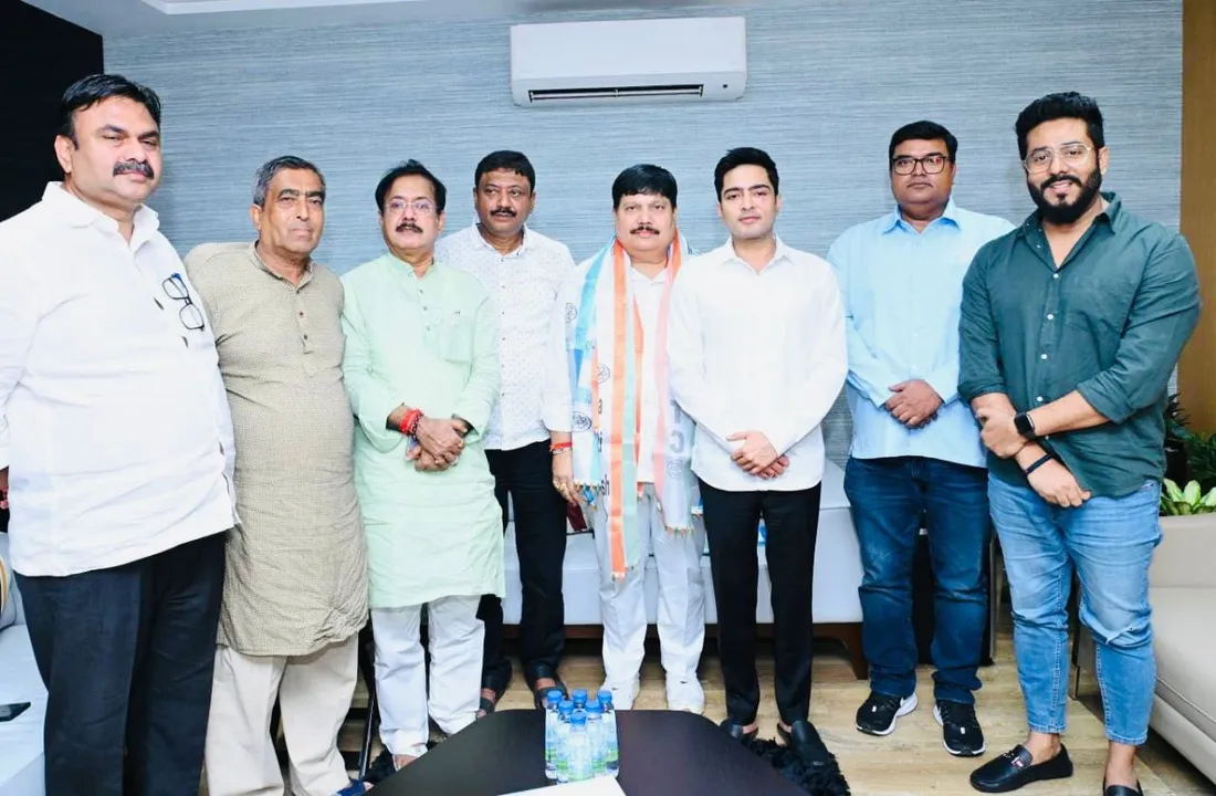  ବିଜେପିକୁ ଲାଗିଲା ବଡ଼ ଝଟକା: ଯୋଗ ଦେବାର ୩ବର୍ଷ ପରେ ପୁଣି ଟିଏମସିର ହାତ ଧରିଲେ ଅର୍ଜୁନ ସିିଂହ