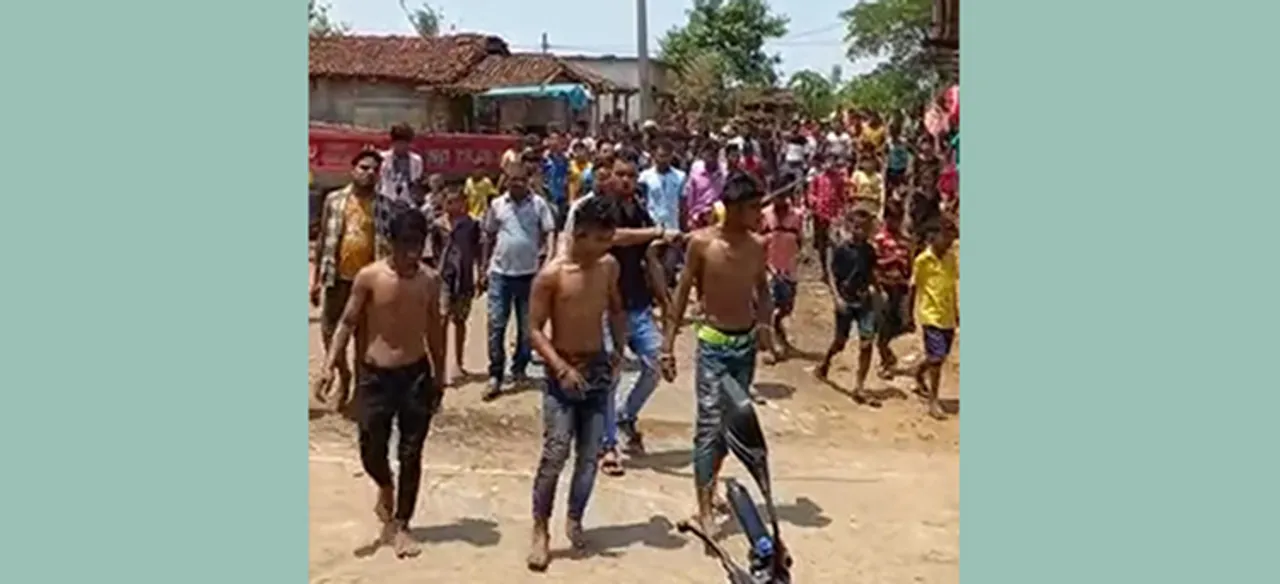  ୩ ଚୋରକୁ ଧରି ଖୋଲା ଦେହରେ ଗାଁରେ ବୁଲାଇଲେ ଗ୍ରାମବାସୀ