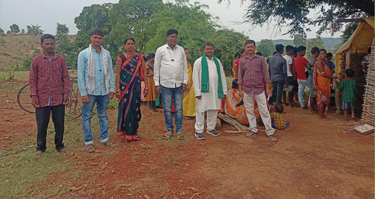  ପାହାଡ଼ି ଗ୍ରାମରେ ଜନପ୍ରତିନିଧି, ପ୍ରଶାସନ, ତିଆରି ହେଲା ୪୦ ଜଣଙ୍କ ଆଧାର କାର୍ଡ