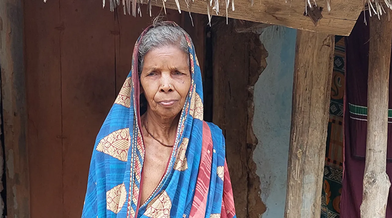  ରାସନକାର୍ଡ଼ ପାଇଁ ଗୁହାରି କରି ଥକିଗଲେଣି ଉର୍ବଶୀ 