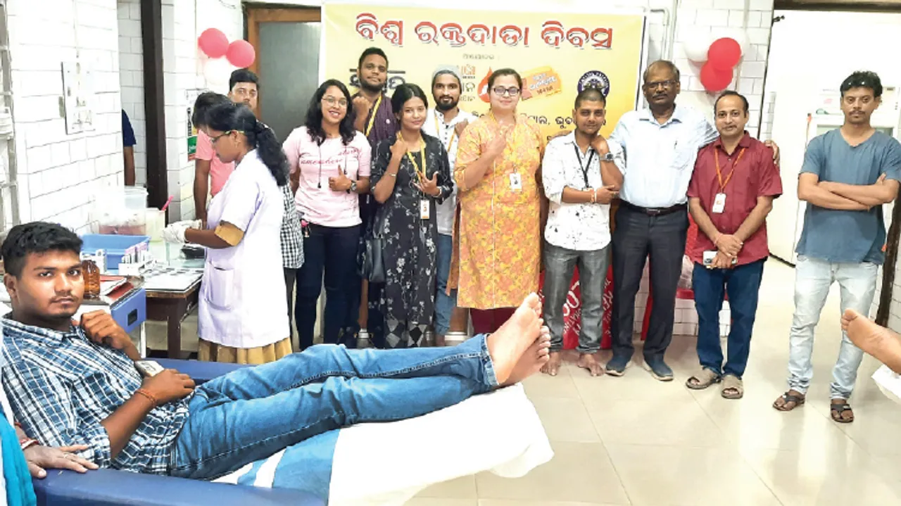  ରେଡିଓ ଚକ୍‌ଲେଟ ପକ୍ଷରୁ ରକ୍ତଦାନ ଶିବିର