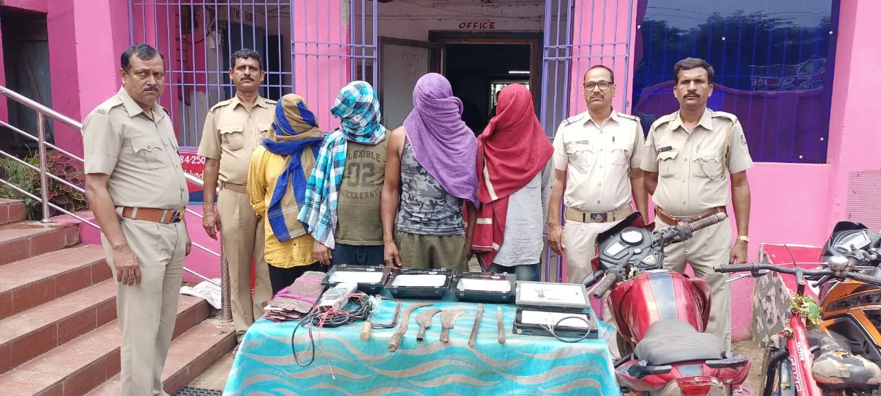  ଭଦ୍ରକରୁ ୪ ଡକାୟତ ଗିରଫ, ମାରଣାସ୍ତ୍ର ସହ ୫ ବାଇକ୍‌ ଜବତ