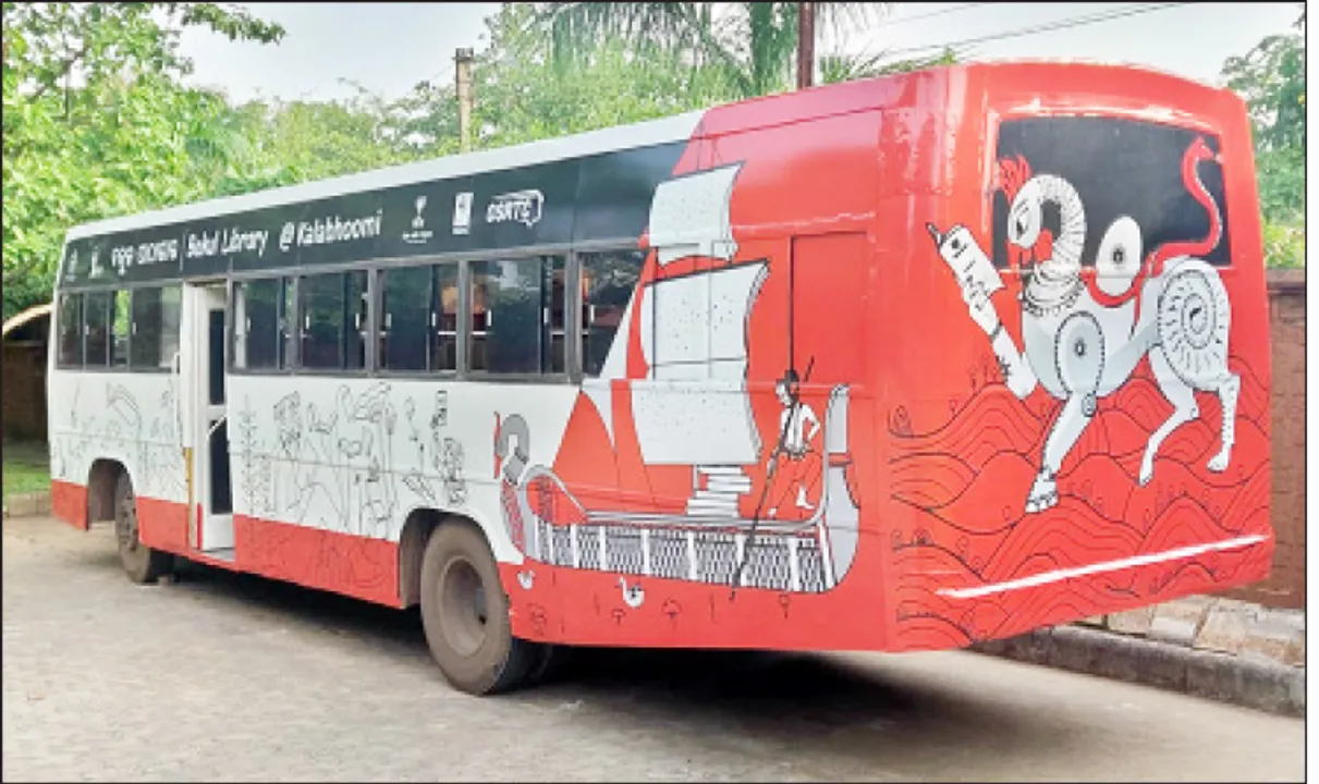  କଳାଭୂମିରେ ବସ୍‌ ପାଠାଗାର