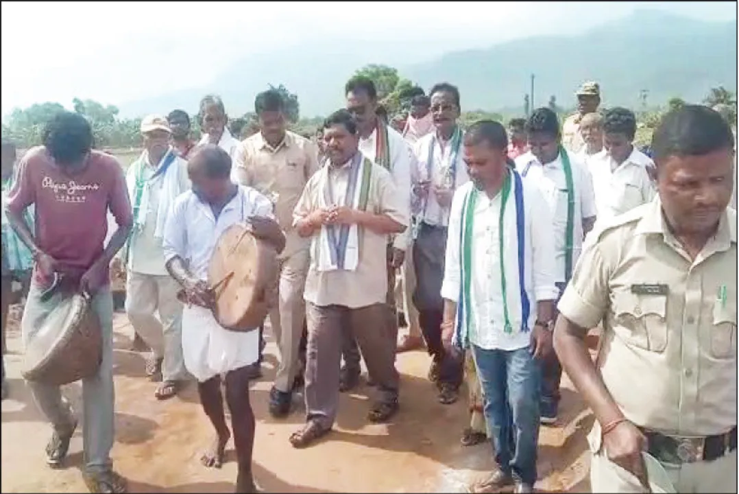  କୋଟିଆରେ ଆନ୍ଧ୍ର ଉପମୁଖ୍ୟମନ୍ତ୍ରୀ: ଘର ଘର ବୁଲିଲେ, ଆନ୍ଧ୍ରର ଗୁଣ ଗାଇଲେ