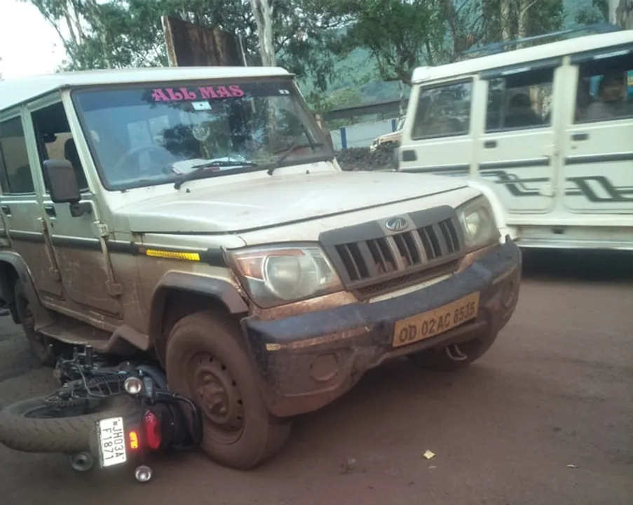  ବୋଲେରୋ ଧକ୍କାରେ ବାଇକ ଚୂରମାର