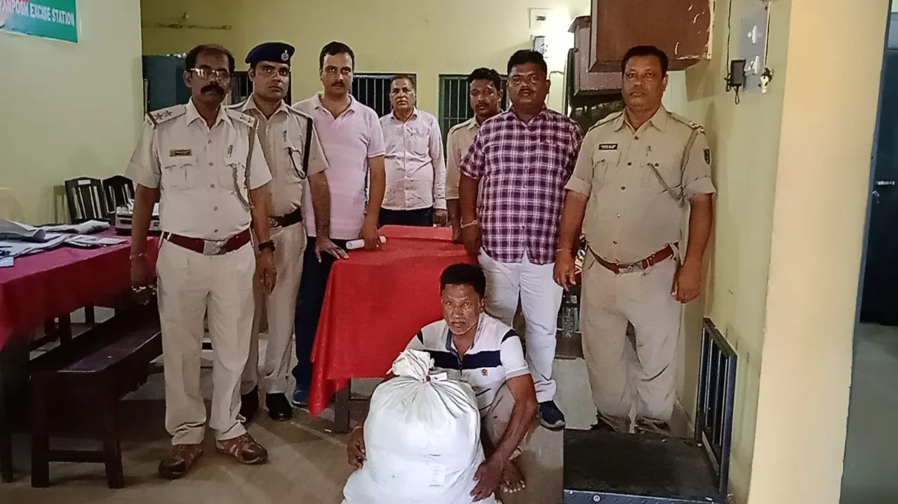  ଗଞ୍ଜେଇ ଚାଲାଣରେ ମାତିଛନ୍ତି ମହିଳା! ବିହାର-ପଶ୍ଚିମବଙ୍ଗକୁ ନିୟମିତ ଚାଲାଣ