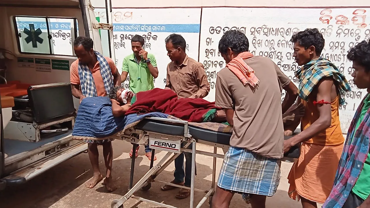  ଶଶୁରଘର ଛାତରୁ ଖସି ପଡ଼ି ବୃଦ୍ଧ ଗୁରୁତର; ଡାକ୍ତରଖାନାରେ ଭର୍ତ୍ତି