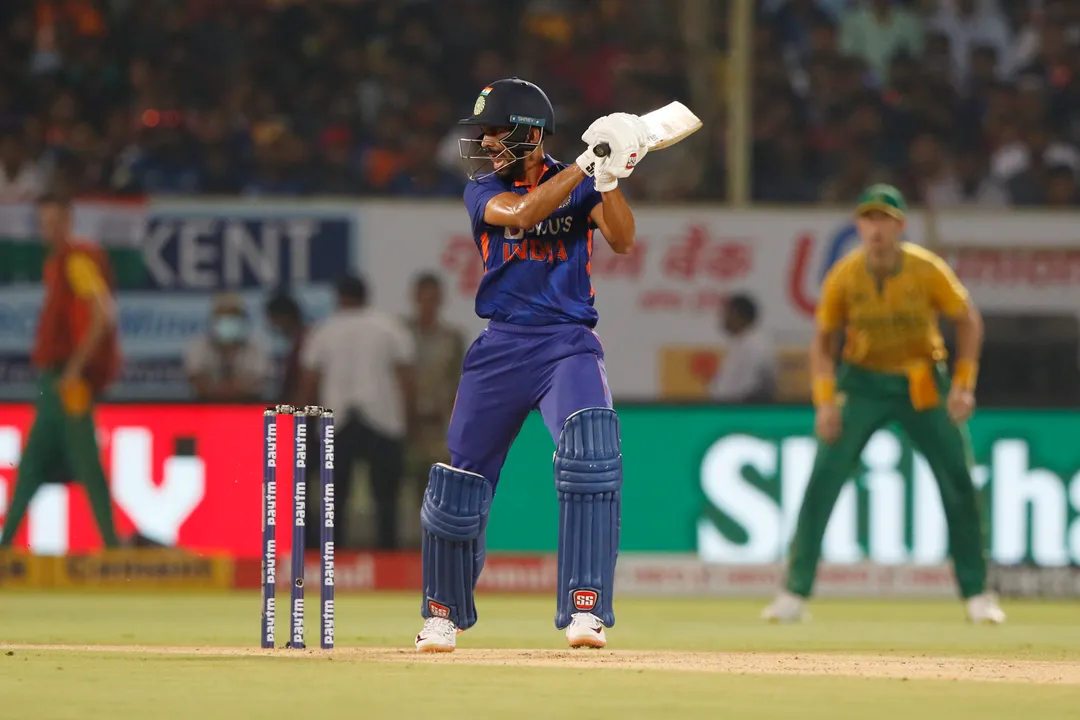  ଋତୁରାଜ ଗାଇକ୍ବାଡ୍ 
credit : bcci 