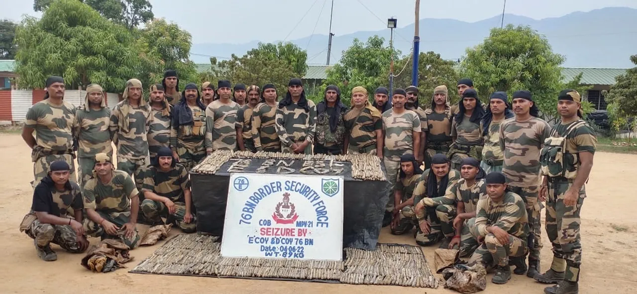  ଲ୍ୟାଣ୍ଡମାଇନ ଏବଂ ୪ ବ୍ୟାଗ ଜିଲୋଟିନ ଉଦ୍ଧାର, ନିଷ୍କ୍ରିୟ କଲା ବିଏସ୍‌ଏଫ୍‌