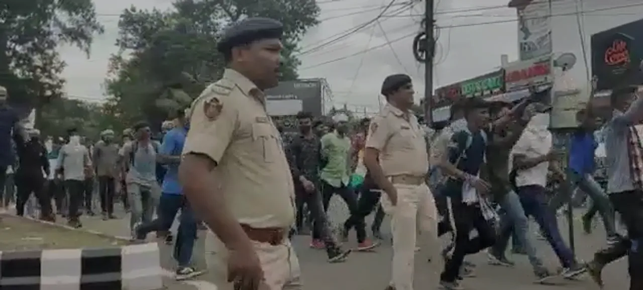  କେନ୍ଦ୍ର ସରକାରଙ୍କ ଅଗ୍ନିପଥ ଯୋଜନାକୁ କଟକରେ ବିରୋଧ: କ୍ୟାଣ୍ଟନମେଣ୍ଟ ରୋଡରେ ବିକ୍ଷୋଭ