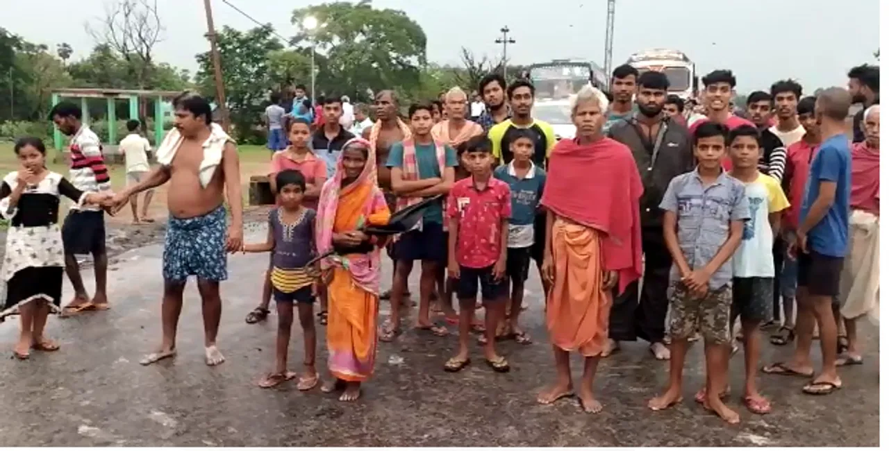  ଜାତୀୟ ରାଜପଥ ୫୩ ଅବରୋଧ ହଟିଲା: ବର୍ଷା ଜଳ ନିଷ୍କାସନ ନେଇ ଗ୍ରାମବାସୀଙ୍କ ଦ୍ବାରା ହୋଇଥିଲା ରାସ୍ତାରୋକ