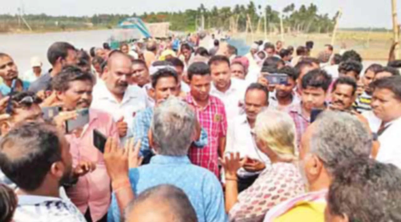  ଢିଙ୍କିଆରେ ମେଧା ପାଟେକର୍‌ଙ୍କୁ ବିରୋଧ