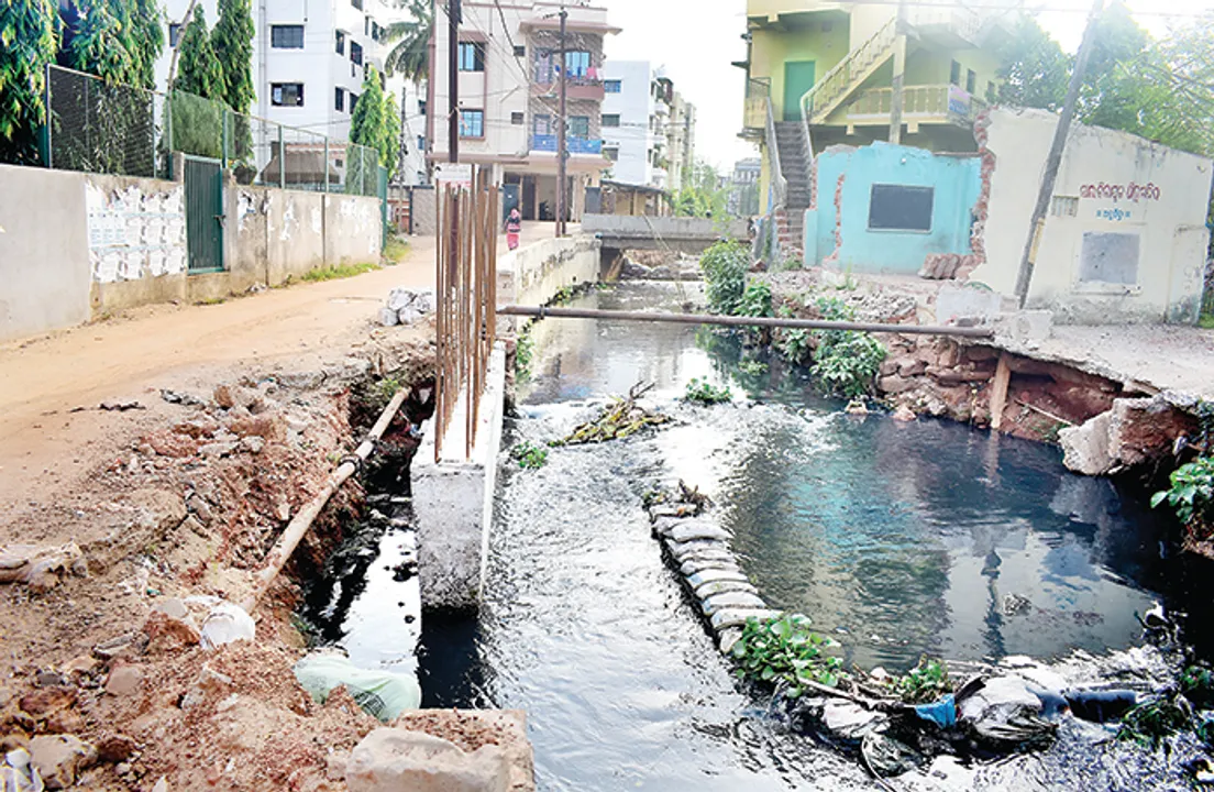  ମୌସୁମୀ ବର୍ଷା ପୂର୍ବରୁ ସରିବନି ଡ୍ରେନ୍‌ କାମ: ଜଳବନ୍ଦୀ ଆଶଙ୍କାରେ ୧୦ ହଜାର ବାସିନ୍ଦା