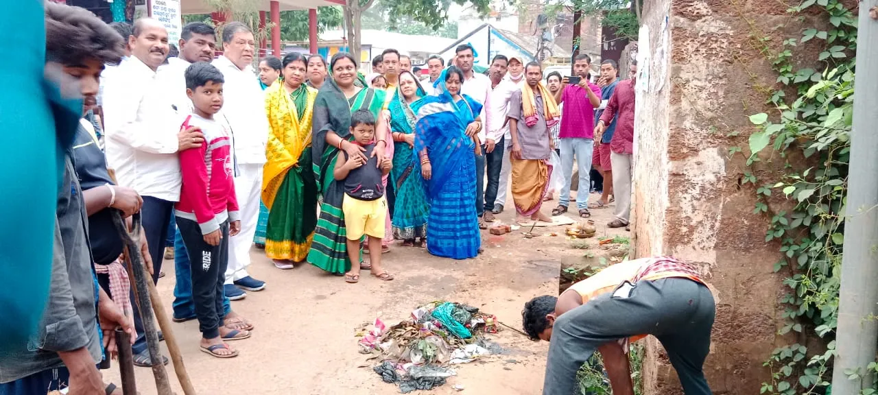  ଖୋର୍ଦ୍ଧା ପୌର ପରିଷଦରେ ନାଳ ଖୋଳାରେ ଚଞ୍ଚକତା ଅଭିଯୋଗ