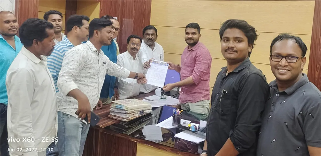  ଧର୍ମଗଡ଼: ବିଭିନ୍ନ ସମସ୍ୟା ନେଇ ଉପଜିଲ୍ଲାପାଳଙ୍କୁ ଦାବିପତ୍ର, ‘ଦାବି ପୂରଣ ନହେଲେ ୧୫ରୁ ଧାରଣା’