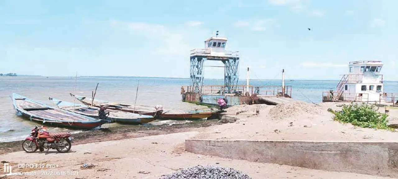  ଦୁଇ ଗାଁ ବିବାଦ ନେଲା ଉଗ୍ରରୂପ: ଚିଲିକାରେ ଯାତ୍ରୀ ସେବା ବନ୍ଦ