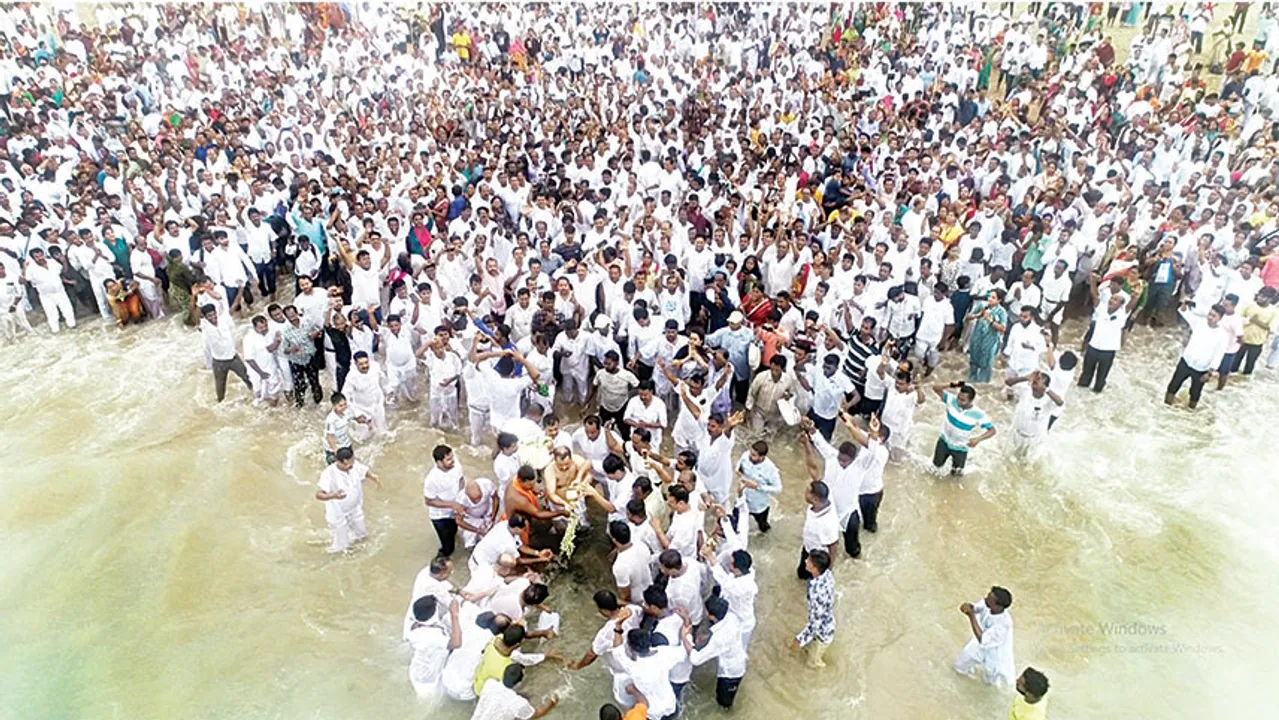  ମହୋଦଧିରେ ଶ୍ରୀଶ୍ରୀଦାଦାଙ୍କ ଚିତାଭସ୍ମ ବିସର୍ଜିତ