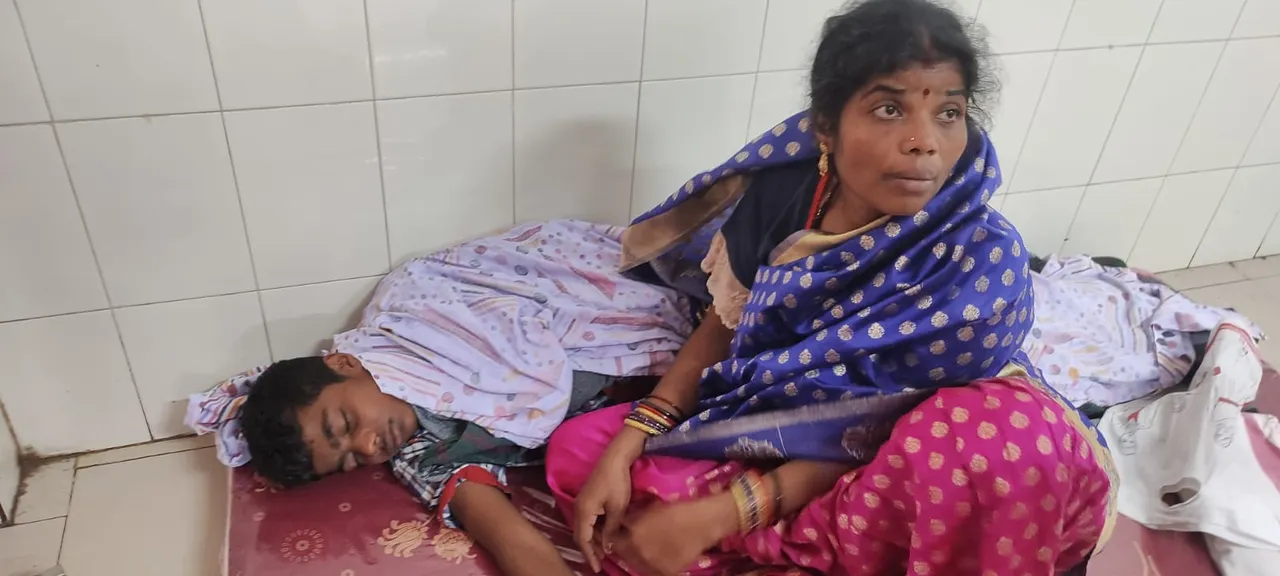  କେନ୍ଦ୍ରୀୟ ବିଦ୍ୟାଳୟର ୧୨ ଛାତ୍ରଛାତ୍ରୀ ଅସୁସ୍ଥ; ୨ ଗୁରୁତରଙ୍କୁ ମେଡ଼ିକାଲରେ ଭର୍ତ୍ତି