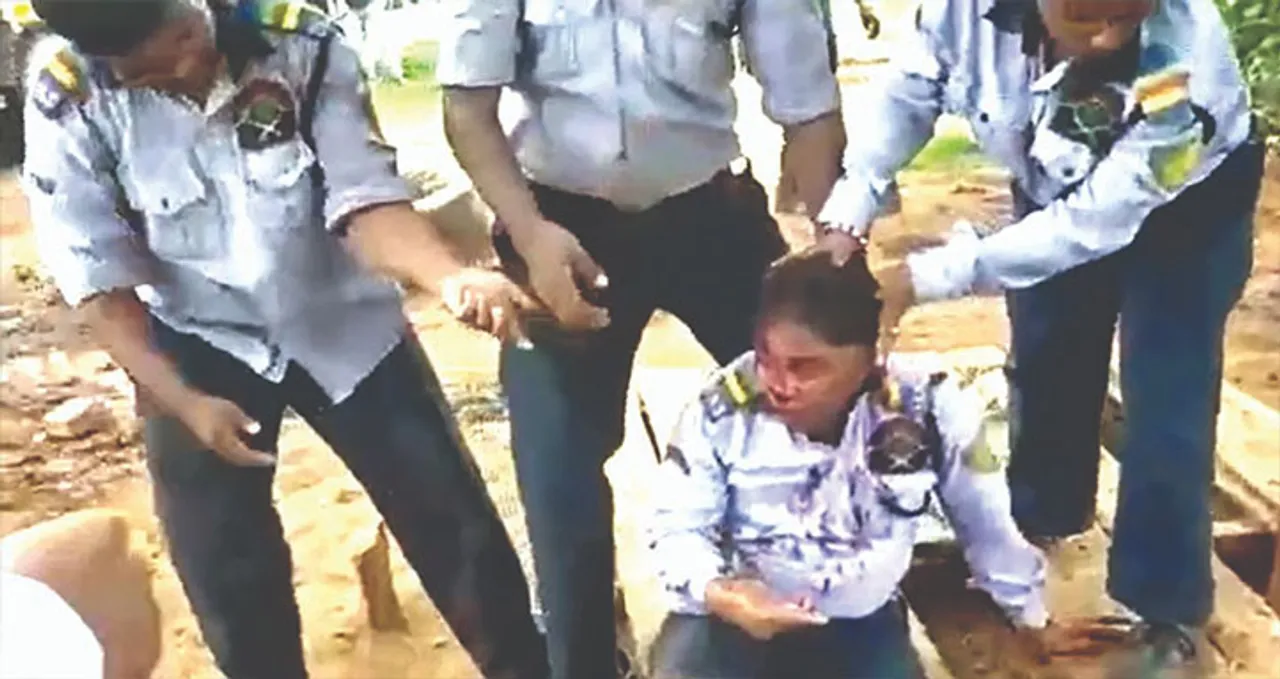  ଆର୍‌ଏସ୍‌ପି ଲ୍ୟାଣ୍ଡ୍‌ଗାର୍ଡକୁ ପଥର ମାଡ଼, ଜବରଦଖଲ ଉଚ୍ଛେଦ କରିବାକୁ ଯାଇ ଫସିଗଲେ