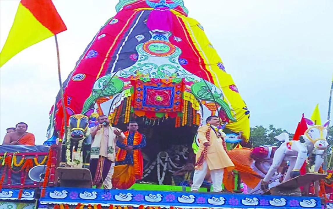  ନୀଳଗିରି ଘୋଷଯାତ୍ରାରେ ଲକ୍ଷାଧିକ ଶ୍ରଦ୍ଧାଳୁଙ୍କ ସମାଗମ