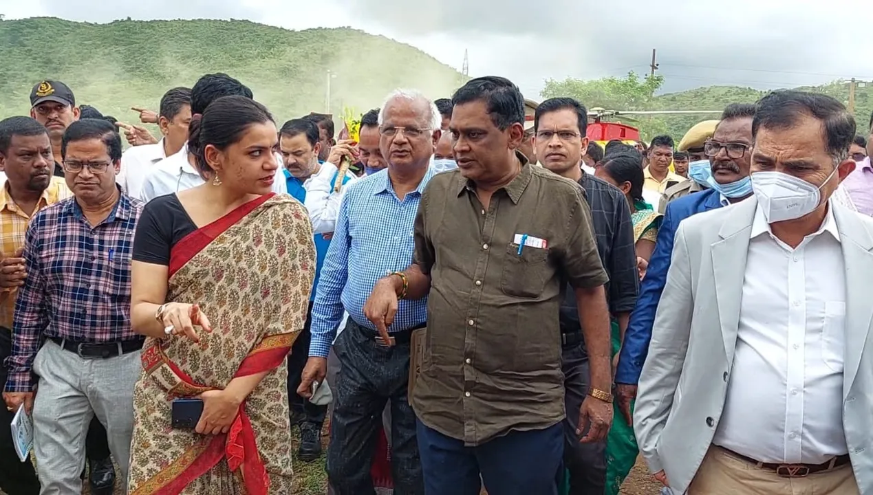  ସ୍ୱାସ୍ଥ୍ୟମନ୍ତ୍ରୀଙ୍କ ରାୟଗଡ଼ା ଗସ୍ତ; ଟିକିରିରେ କଲେରା ସ୍ଥିତି କଲେ ଅନୁଧ୍ୟାନ