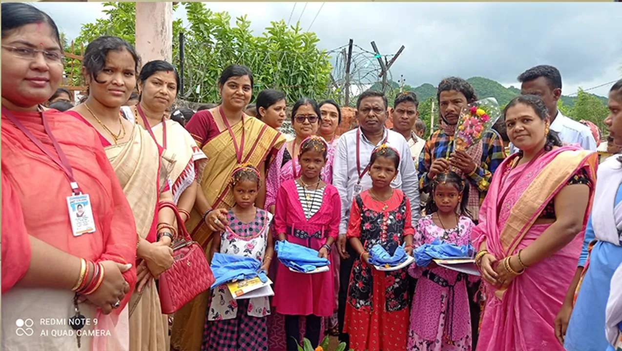  ତୁର୍କା ଗାଁ ଝିଅ ସ୍କୁଲ ମାଟି ମାଡ଼ି ନଥିବା ଘଟଣା: ‘ସମ୍ବାଦ’ରେ ଖବର ପ୍ରକାଶ ପରେ ଶିକ୍ଷା ବିଭାଗ ତତ୍ପର