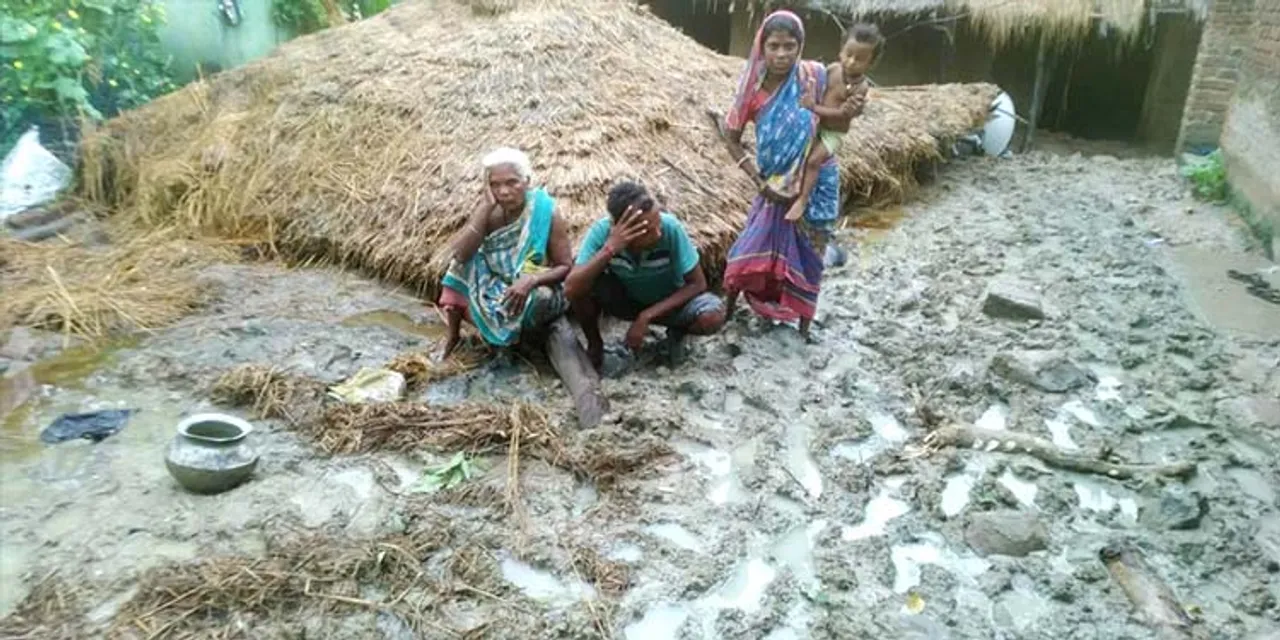  ଲଗାଣ ବର୍ଷାରେ କାନ୍ଥ ଭାଙ୍ଗିଲା, ଛପର ଧରାଶାୟୀ