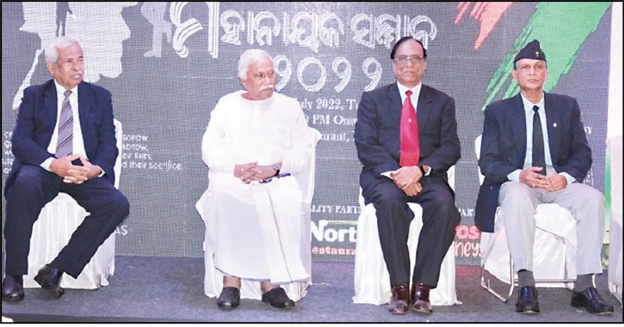  ତକ୍ଷକ ଟିଭି ପକ୍ଷରୁ ମହାନାୟକ ସମ୍ମାନ ସମାରୋହ