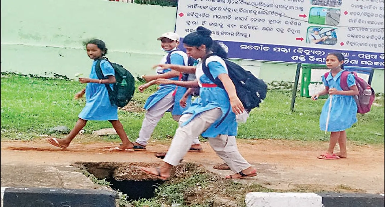  ମୁକୁଳା ଡ୍ରେନ୍‌ ଯନ୍ତ୍ରଣାରୁ ମୁକୁଳିପାରୁନି ସ୍ମାର୍ଟ ସିଟି, ଗୋଡ଼େଗୋଡ଼େ ବିପଦ