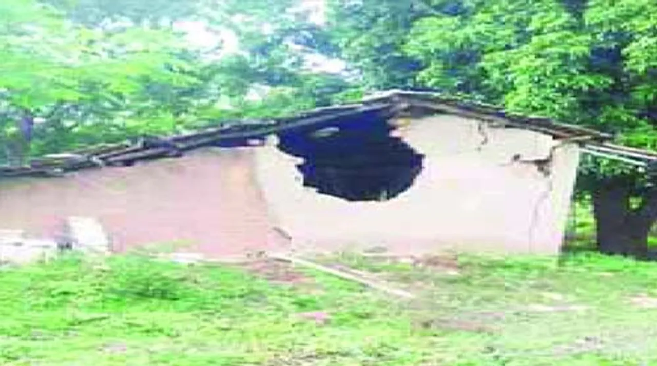  ରାତି ଅଧରେ ଘର ଭାଙ୍ଗିଲେ ହାତୀପଲ