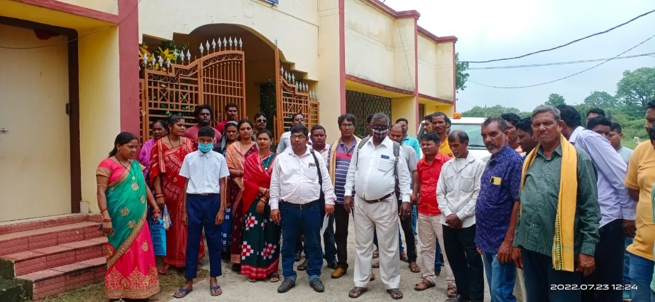  ସହରାଞ୍ଚଳ ବିକାଶର ସ୍ବରୂପ ଏମିତି; ୨ ବର୍ଷ ହେଲା ସୂଚନା ଫଳକରେ ଅଟକିଛି ୯୬ ଲକ୍ଷର ରାସ୍ତା କାମ