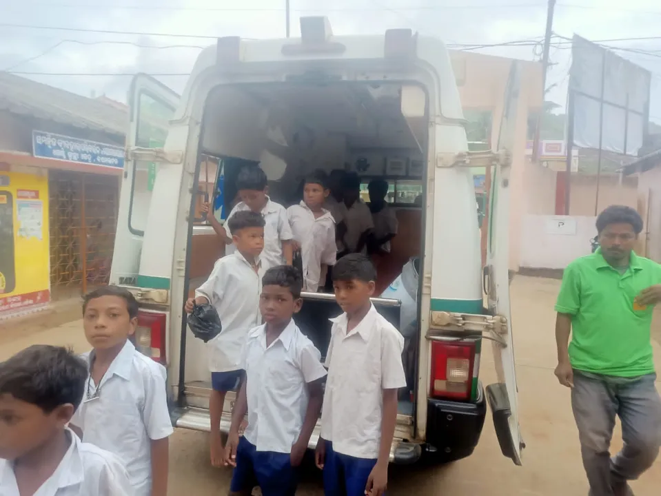  ଅଖାଦ୍ୟ ଖାଇ ୩୫ ଜଣ ଛାତ୍ର ଅସୁସ୍ଥ: ଡାକ୍ତରଖାନାରେ ଭର୍ତ୍ତି