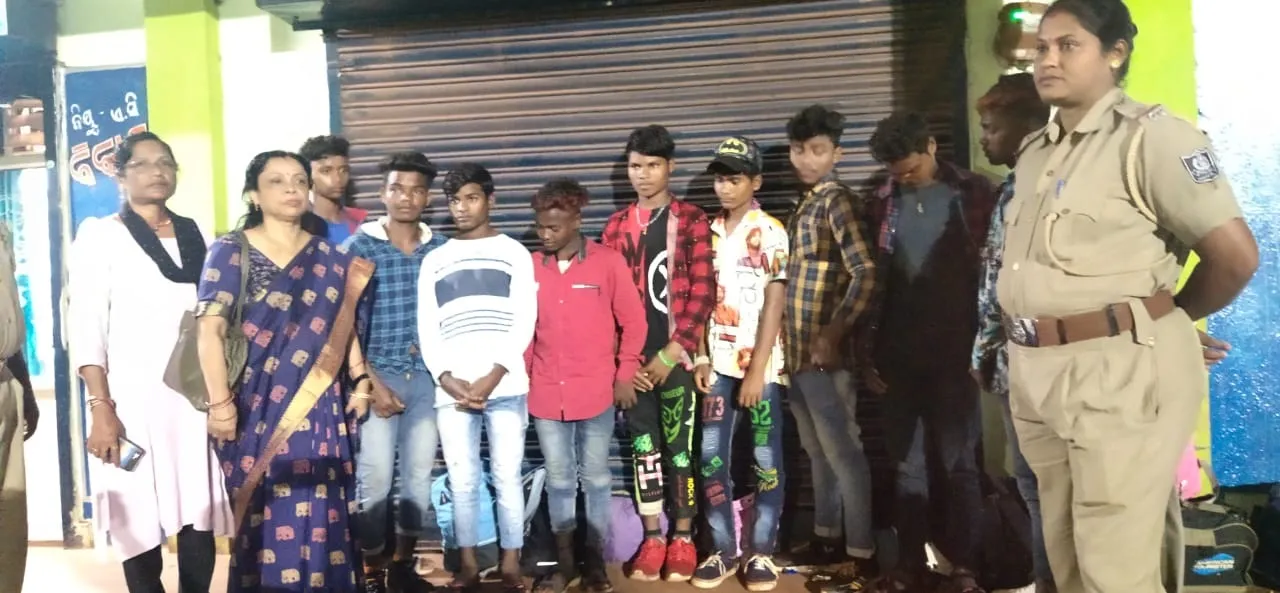  ଯାତ୍ରୀବାହୀ ବସ୍‌ରୁ ୯ ଶିଶୁ ଶ୍ରମିକ ଉଦ୍ଧାର