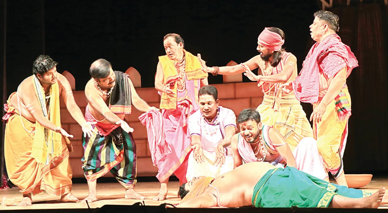  ଐତିହାସିକ ନାଟକ ‘ଆହେ ନୀଳଶଇଳ’ର ପରଦା ନଇଁଲା, ‌ଶେଷ ସଂଧ୍ୟାରେ ବି ହାଉସ୍-ଫୁଲ୍‌