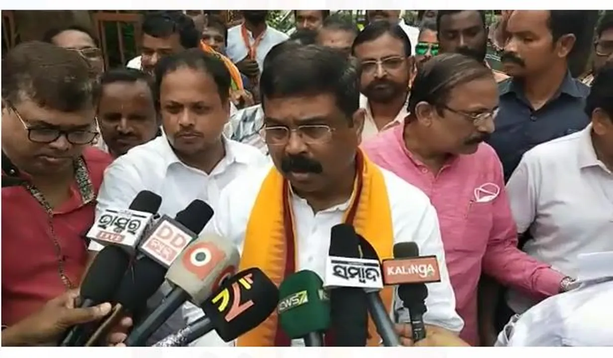  ଅଗଷ୍ଟ ୮ରେ ’ପ୍ରଜାତନ୍ତ୍ର’ର ୭୫ତମ ପୂର୍ତ୍ତି ଉତ୍ସବରେଯୋଗଦେବେ ଅମିତ ଶାହା, ସମୀକ୍ଷା କଲେ ଧର୍ମେନ୍ଦ୍ର ପ୍ରଧାନ