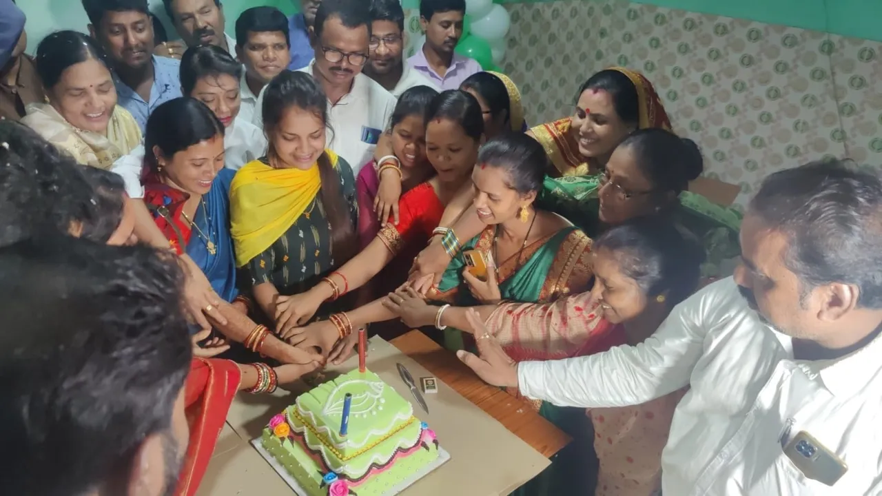  ଦ୍ରୌପଦୀ ମୁର୍ମୁଙ୍କ ବିଜୟରେ ଓଡ଼ିଶାରେ ହର୍ଷୋଲ୍ଲାସ, ବିଜେଡି-ବିଜେପି ପାଳିଲେ ଉତ୍ସବ