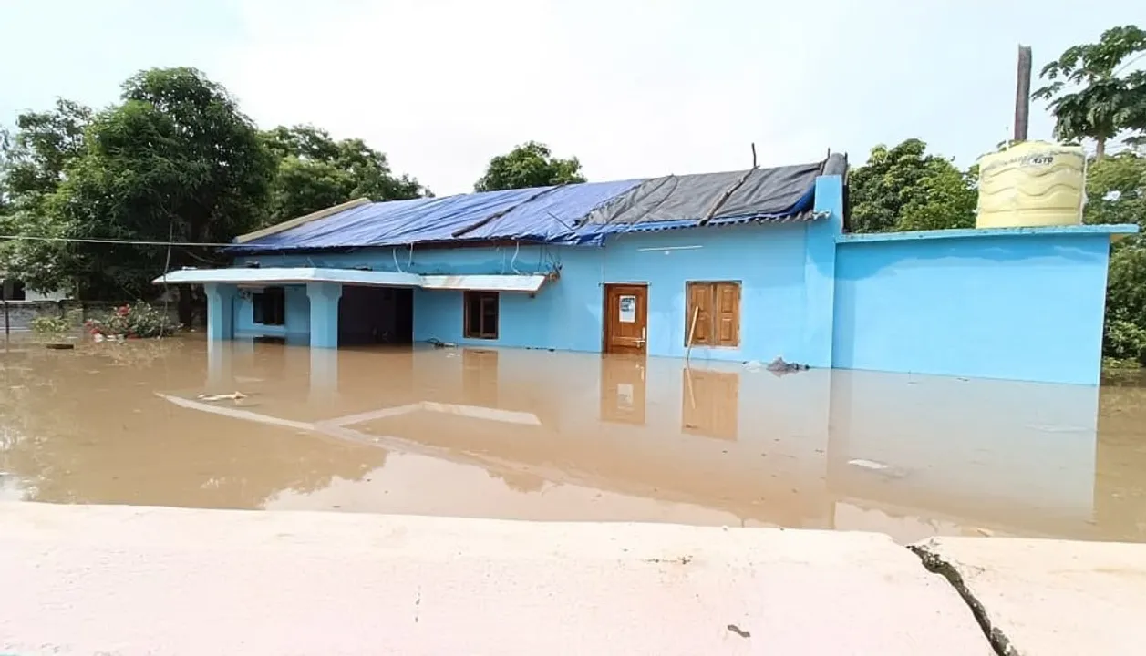  ଫୁଲୁଛି ସାବେରୀ-ସିଲୁର ନଦୀ; ଲଗାଣ ବର୍ଷାରେ ମାଲକାନଗିରି ସୀମାନ୍ତ ବୁଡିଲା, ୩୨୬ ଜାତୀୟ ରାଜପଥ ସଂପୂର୍ଣ୍ଣ ରୂପେ ଠପ୍